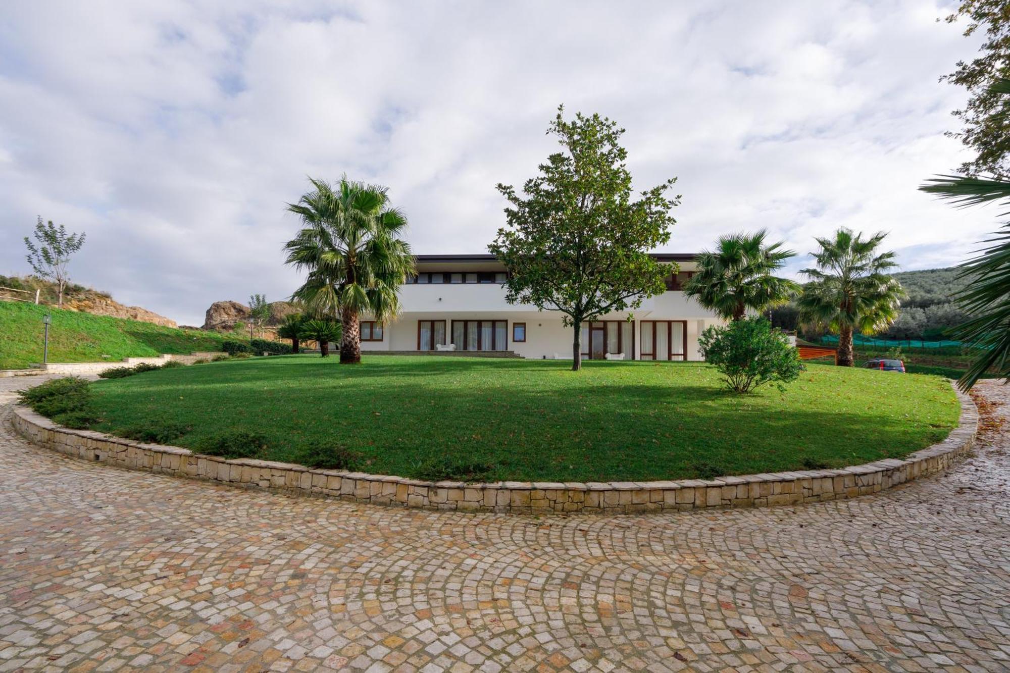 Aria - Villa Di Campagna Montecorvino Rovella Exterior photo