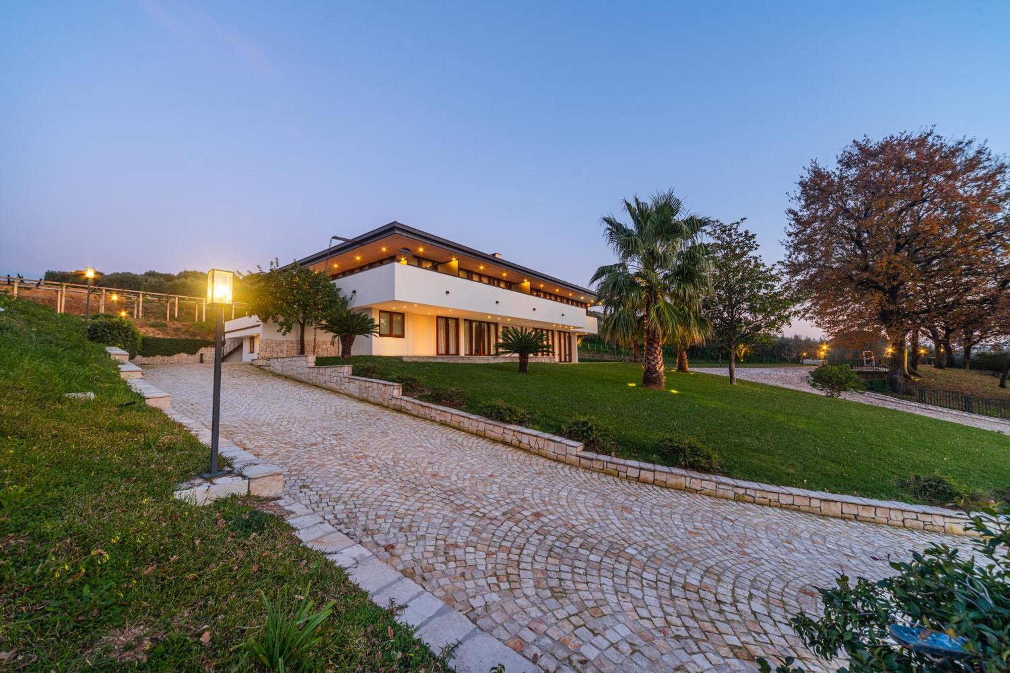 Aria - Villa Di Campagna Montecorvino Rovella Exterior photo