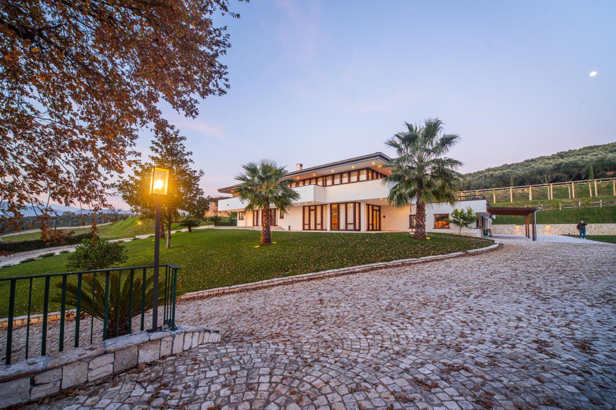 Aria - Villa Di Campagna Montecorvino Rovella Exterior photo